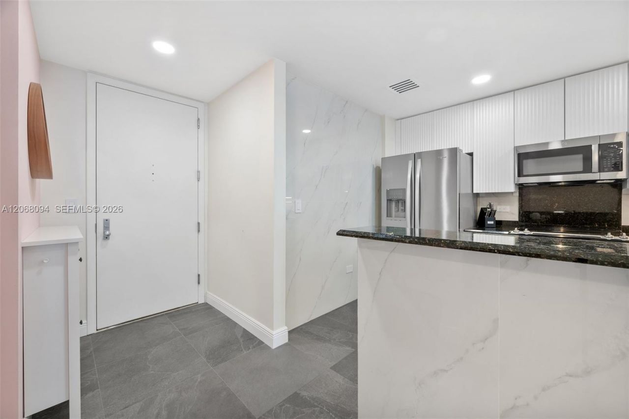 801 Brickell Key Blvd , Unit 1805, Miami, FL 33131 Photo