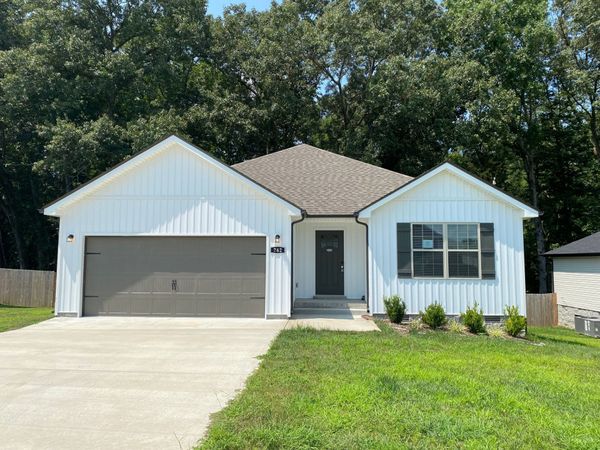 762 Gleason Dr , Clarksville, TN 37042