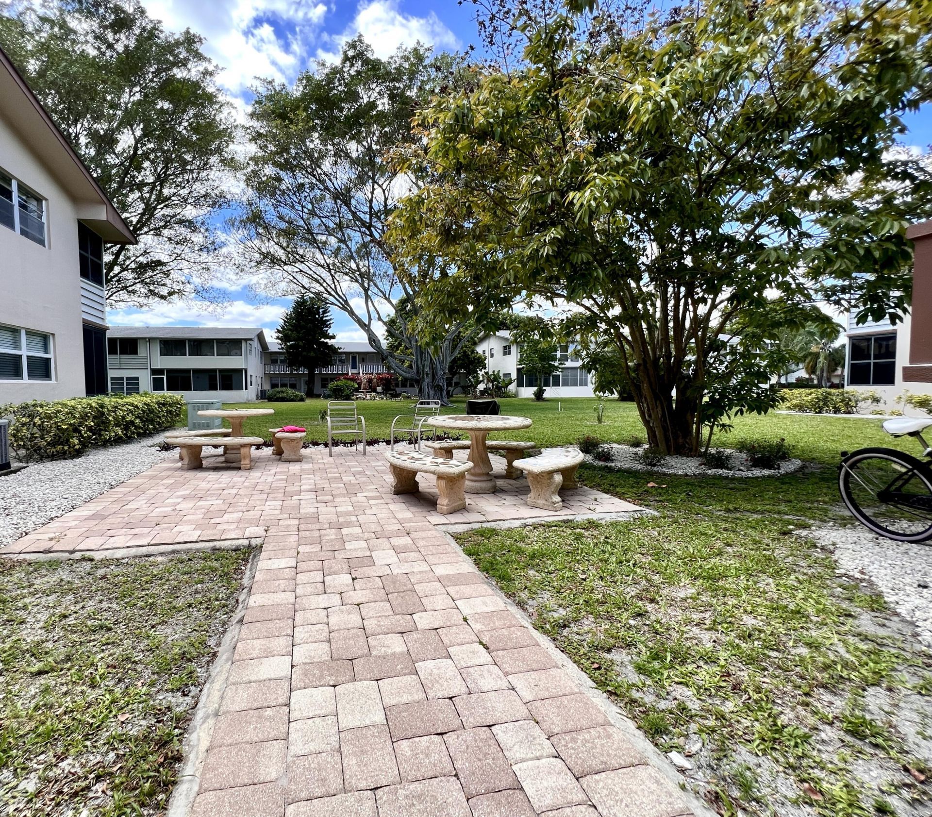 437 Chatham U, West Palm Beach, FL 33417 Photo