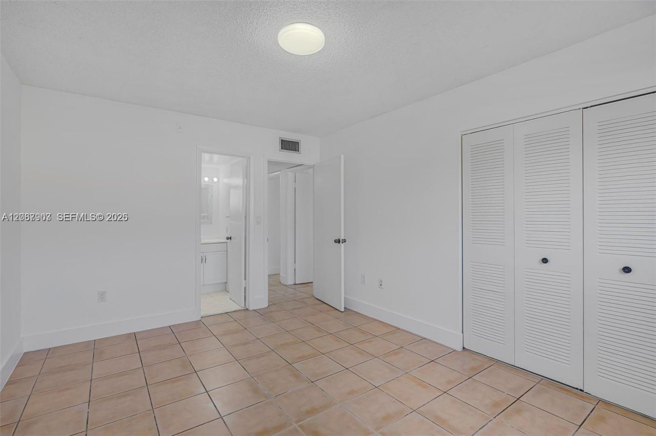 8095 NW 8th St, Unit 215, Miami, FL 33126 Photo