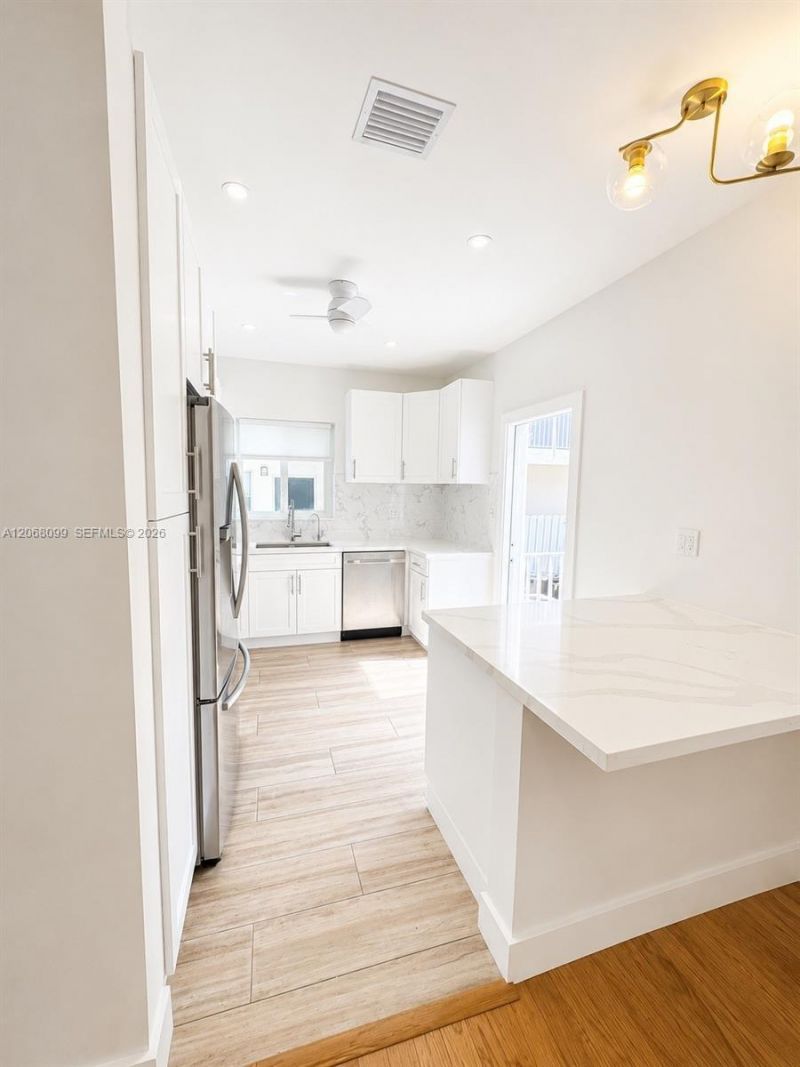 7825 Byron Ave, Miami Beach, FL 33141 Photo