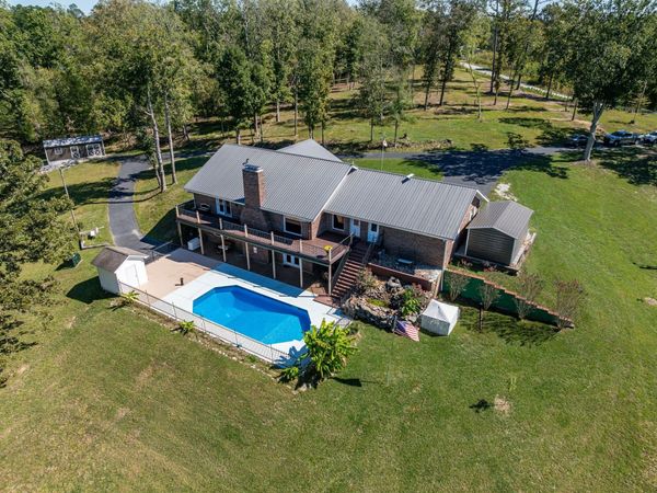 2743 Mouse Tail Rd , Parsons, TN 38363