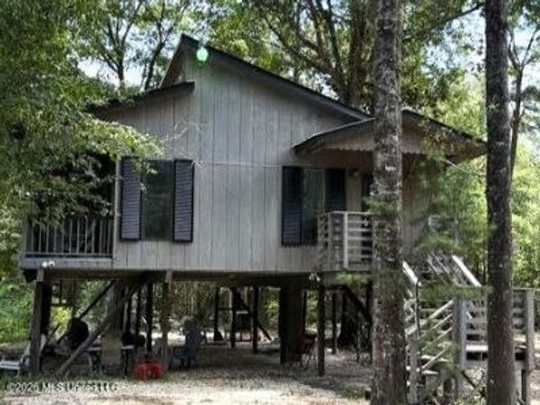 85 Lazy Wolf Cove, Poplarville, MS 39470