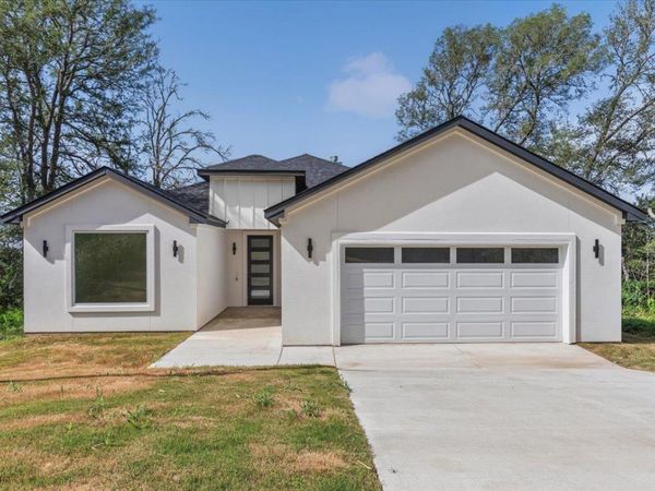 248 Kaukonahua LN , Bastrop, TX 78602