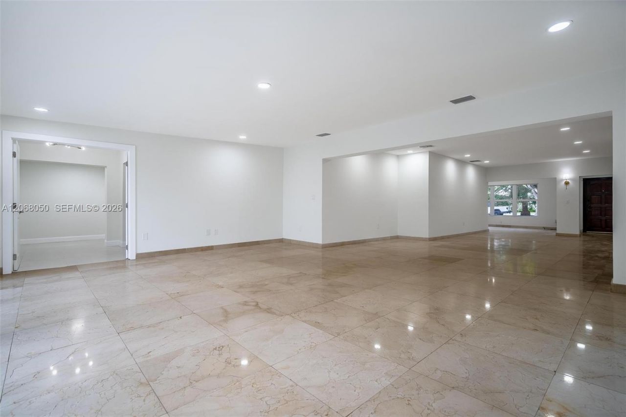 1710 Cleveland Rd , Miami Beach, FL 33141 Photo