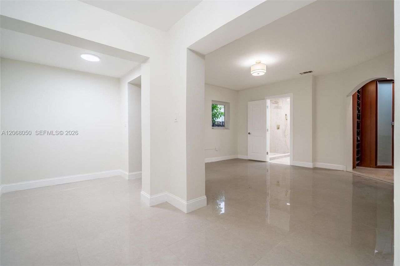 1710 Cleveland Rd , Miami Beach, FL 33141 Photo