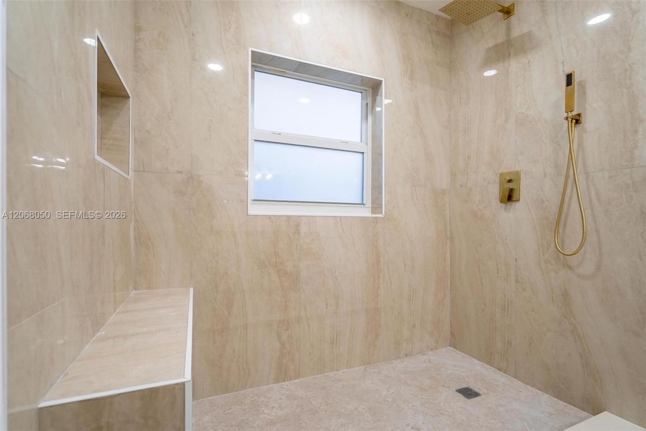 1710 Cleveland Rd , Miami Beach, FL 33141 Photo