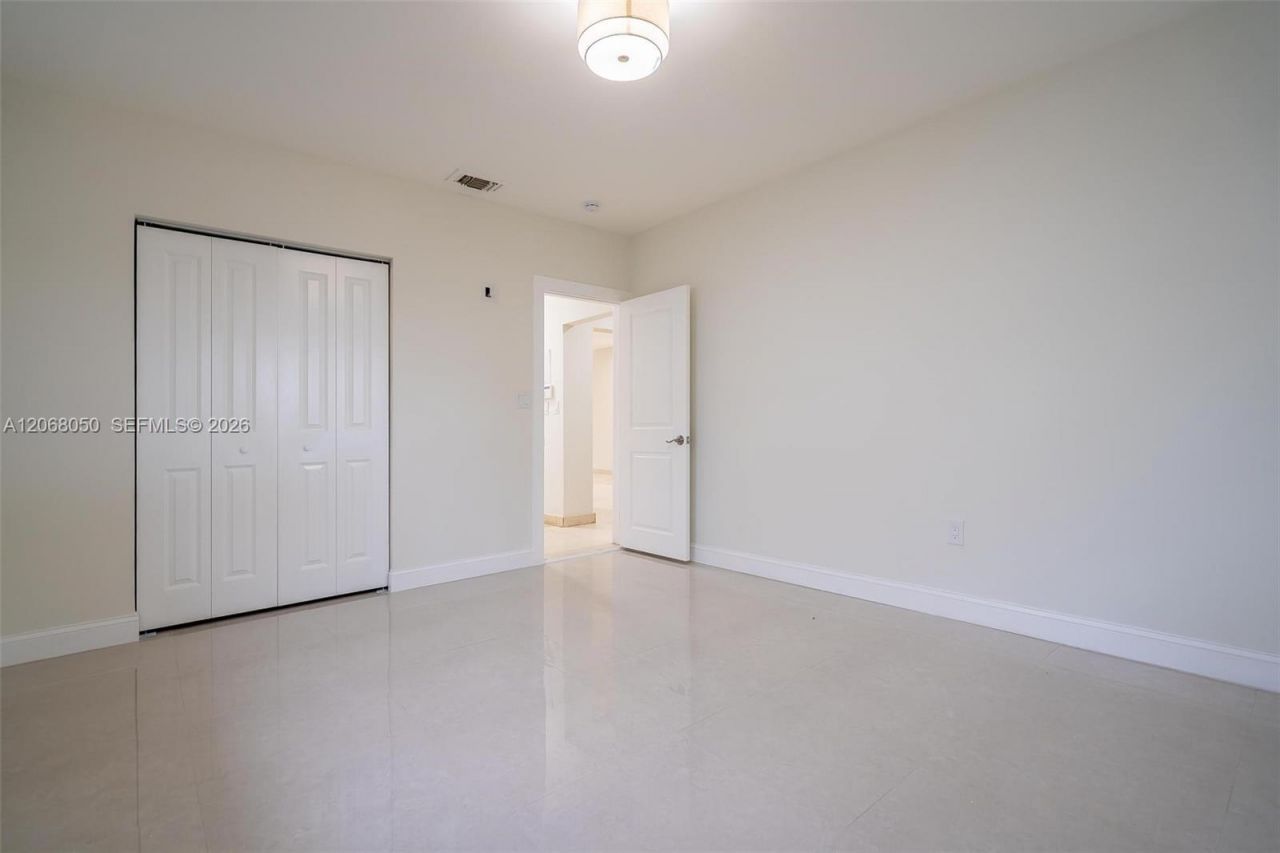 1710 Cleveland Rd , Miami Beach, FL 33141 Photo