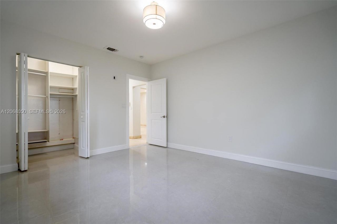 1710 Cleveland Rd , Miami Beach, FL 33141 Photo