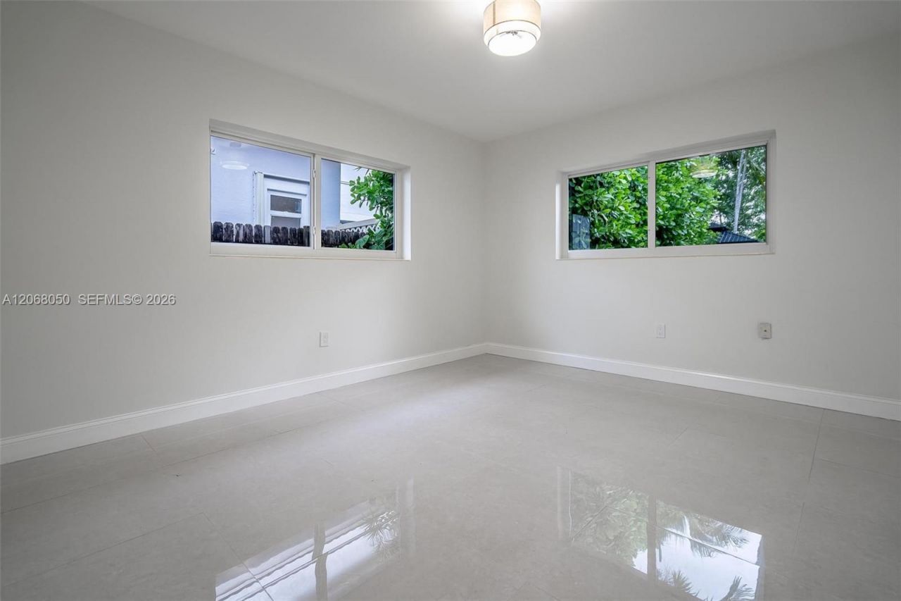1710 Cleveland Rd , Miami Beach, FL 33141 Photo