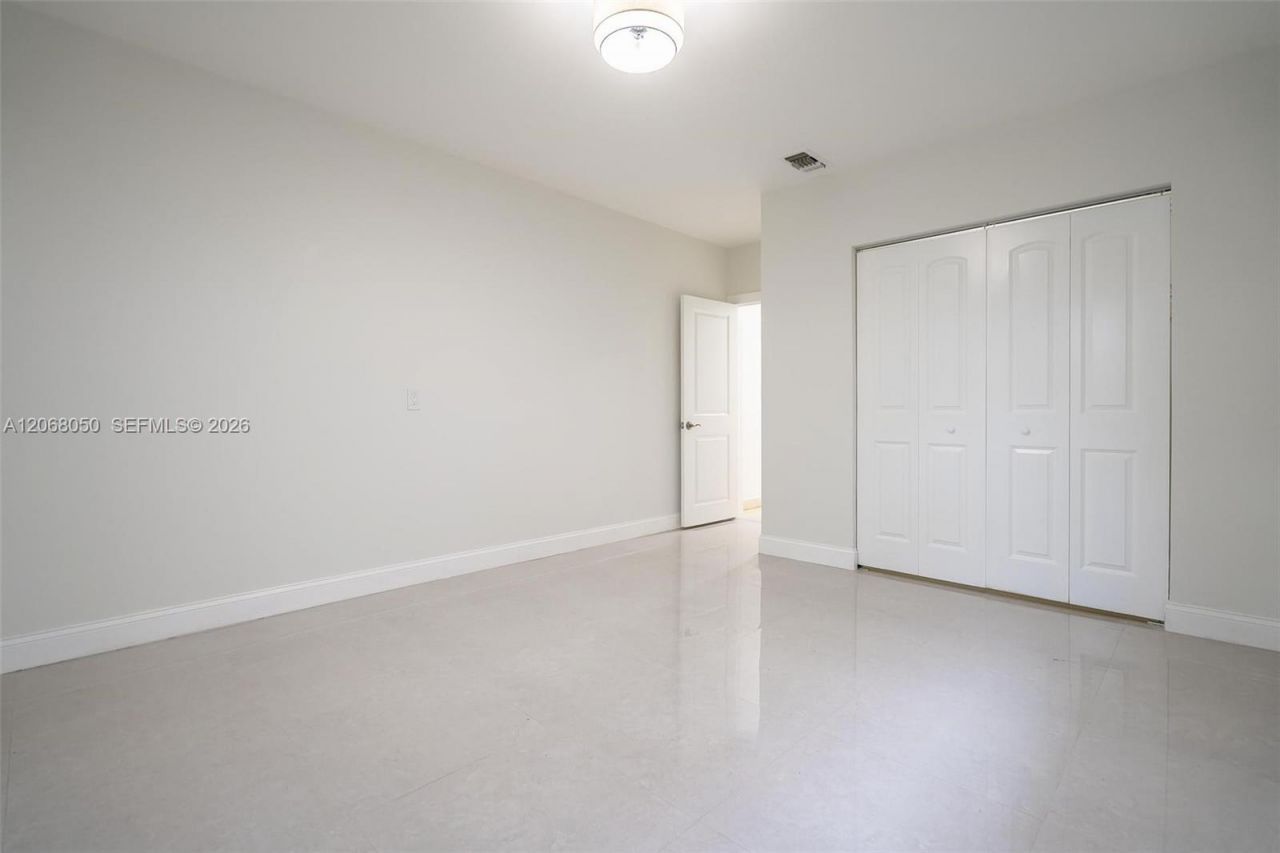 1710 Cleveland Rd , Miami Beach, FL 33141 Photo