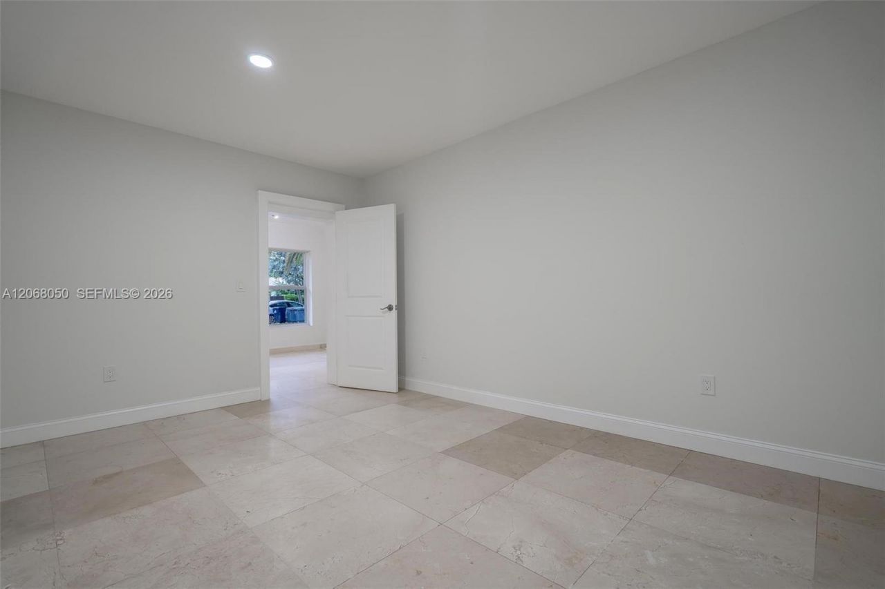 1710 Cleveland Rd , Miami Beach, FL 33141 Photo