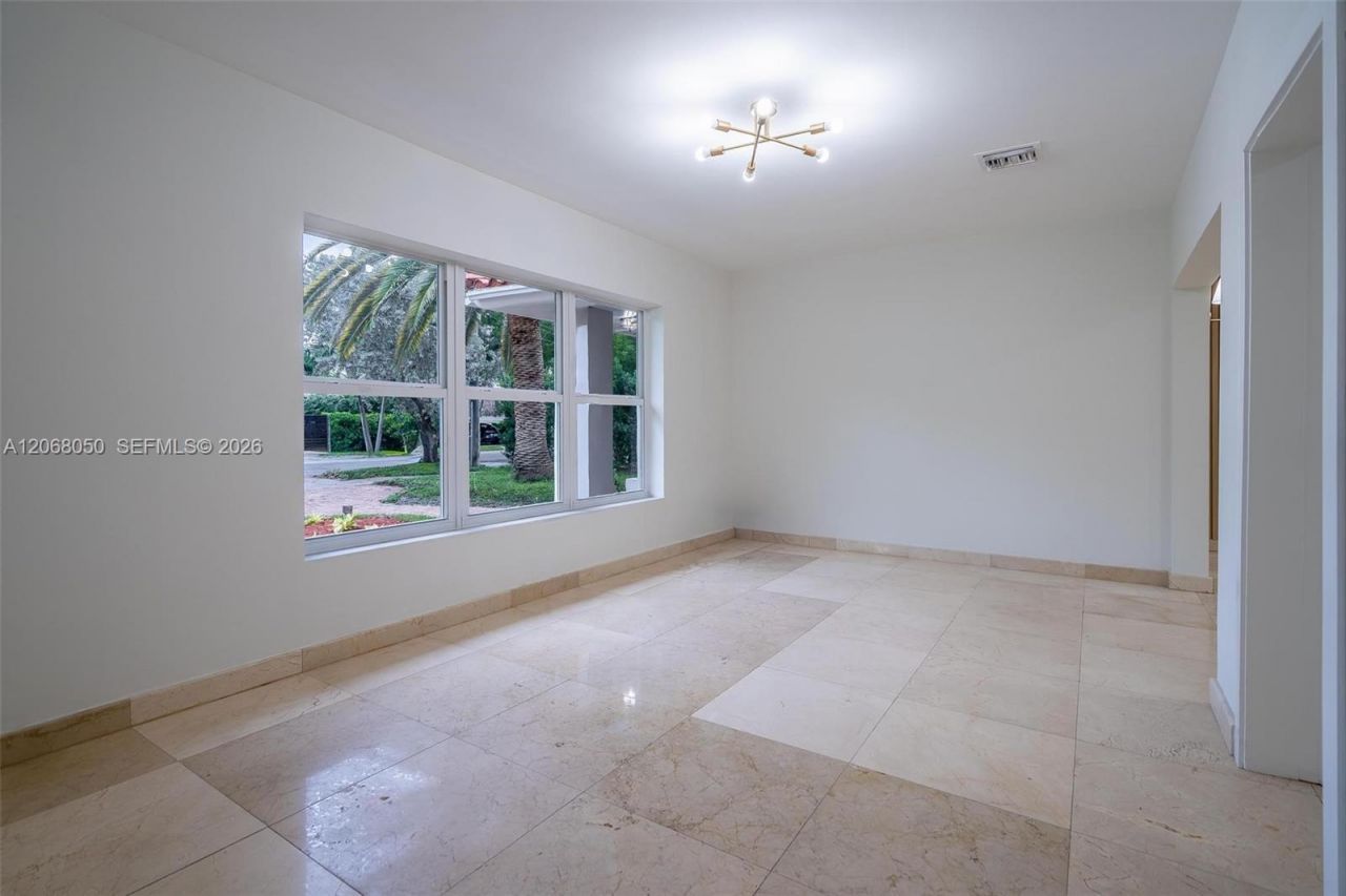 1710 Cleveland Rd , Miami Beach, FL 33141 Photo