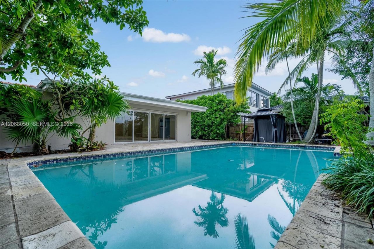 1710 Cleveland Rd , Miami Beach, FL 33141 Photo