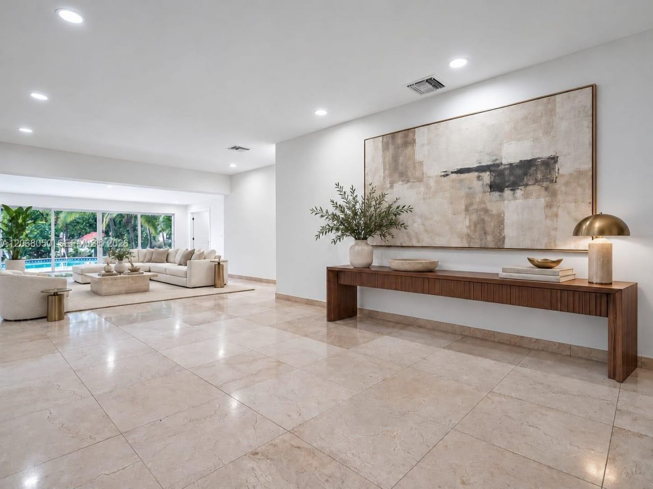 1710 Cleveland Rd, Miami Beach, FL 33141 Photo