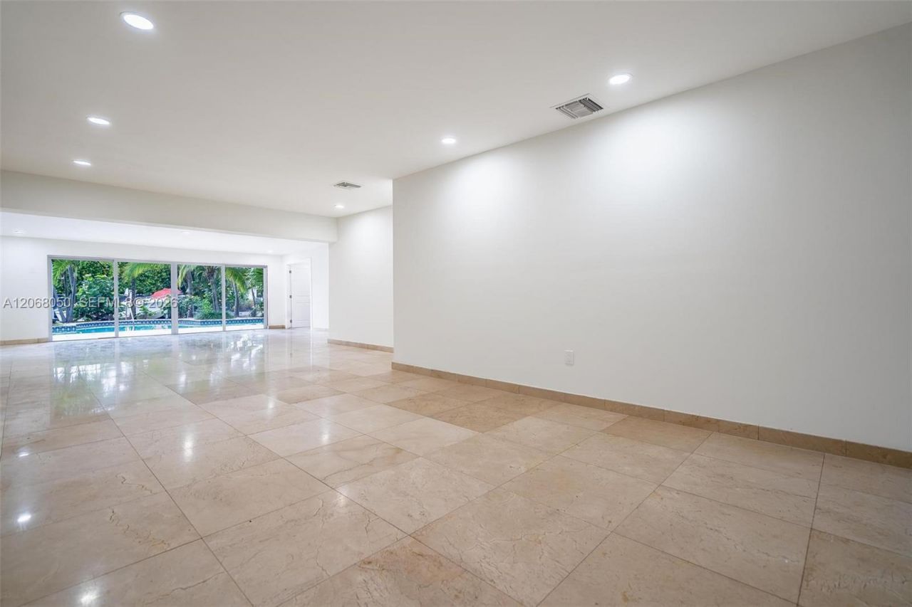 1710 Cleveland Rd , Miami Beach, FL 33141 Photo