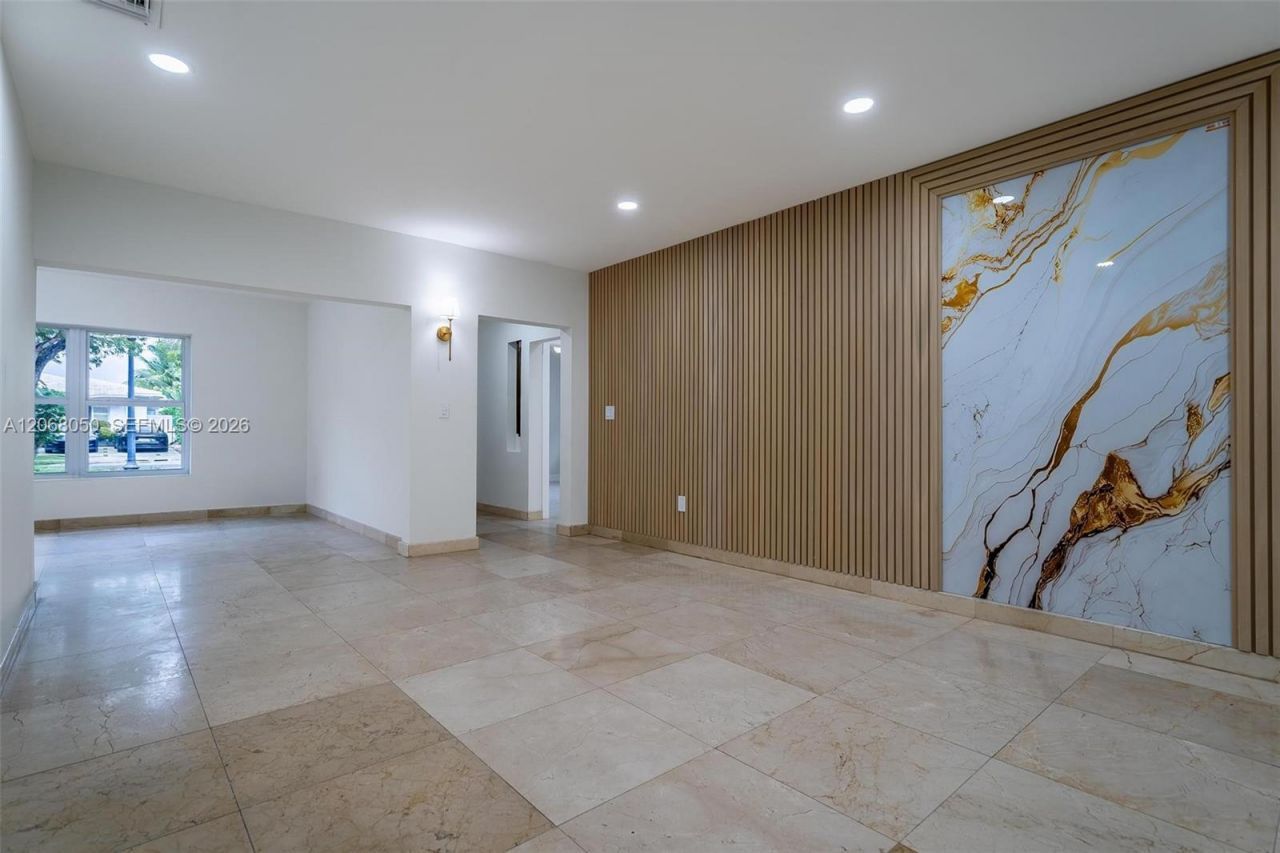 1710 Cleveland Rd , Miami Beach, FL 33141 Photo