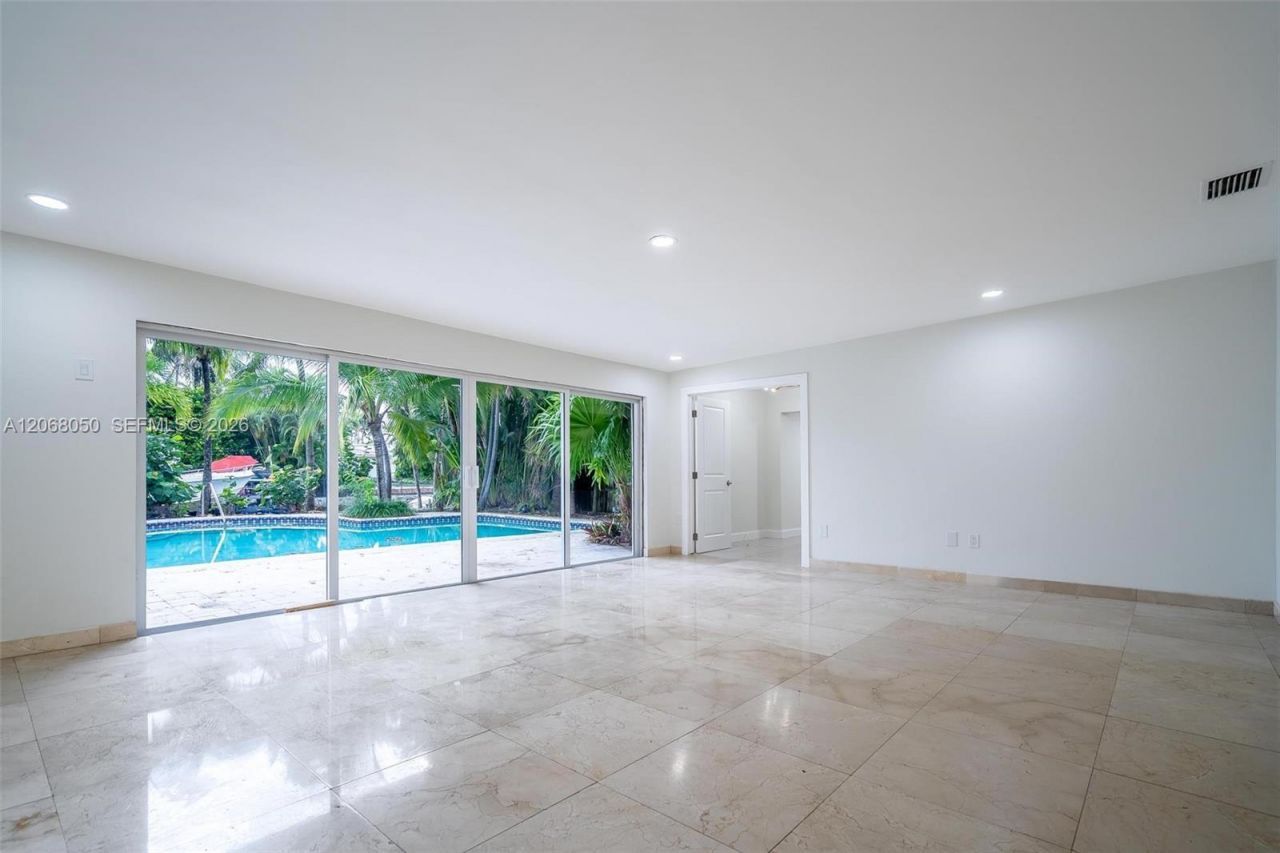 1710 Cleveland Rd , Miami Beach, FL 33141 Photo
