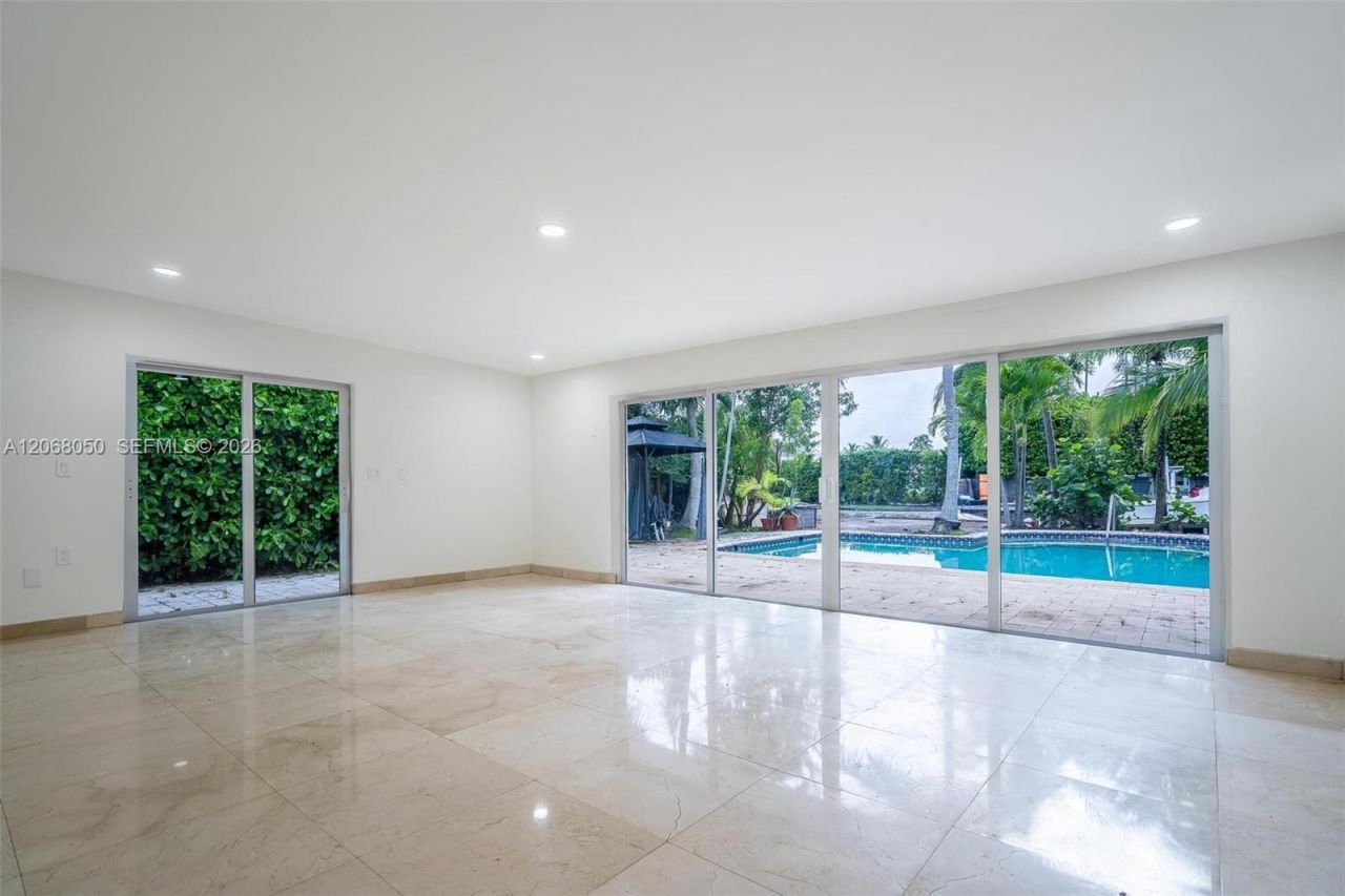1710 Cleveland Rd , Miami Beach, FL 33141 Photo