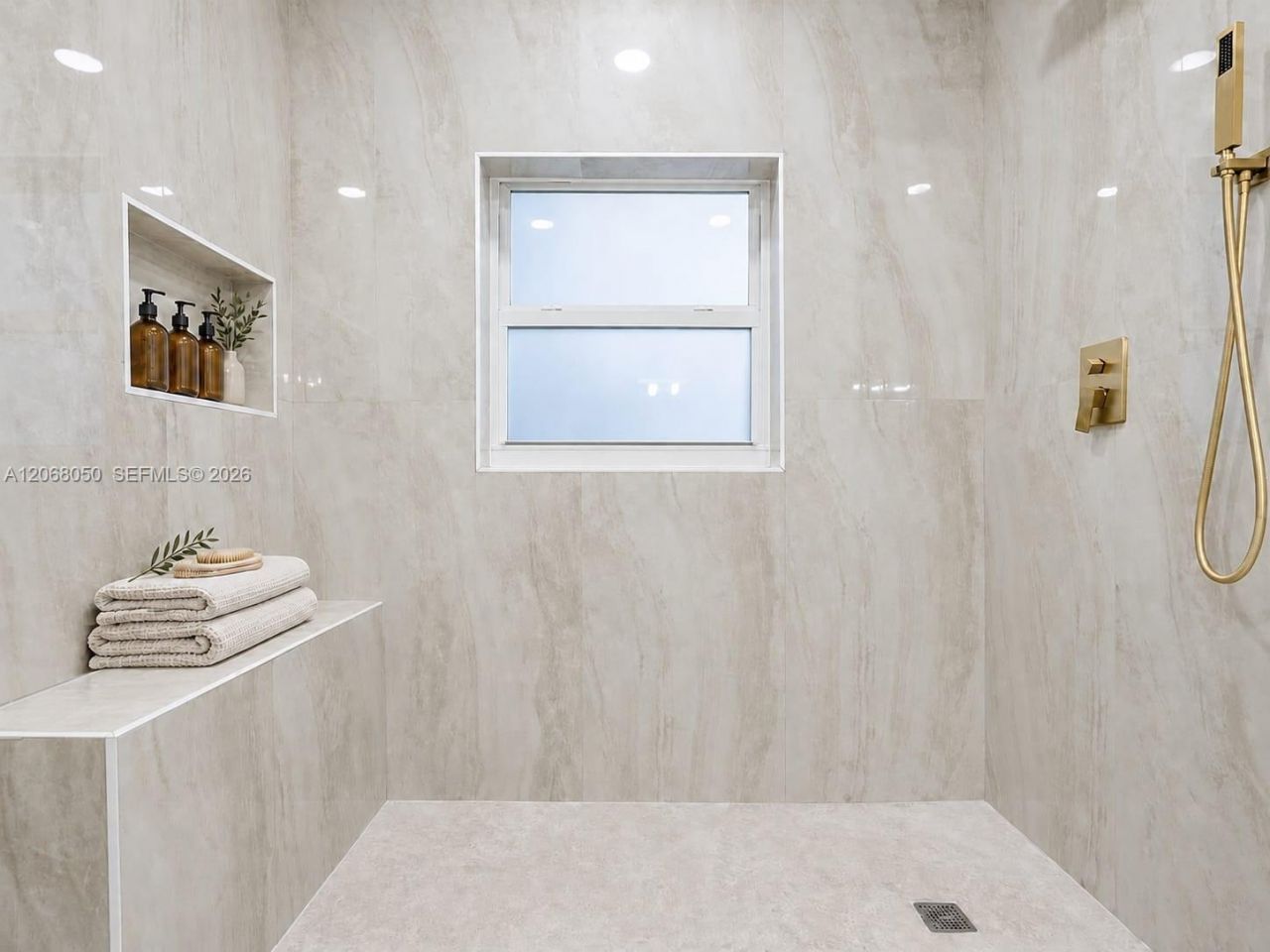 1710 Cleveland Rd, Miami Beach, FL 33141 Photo