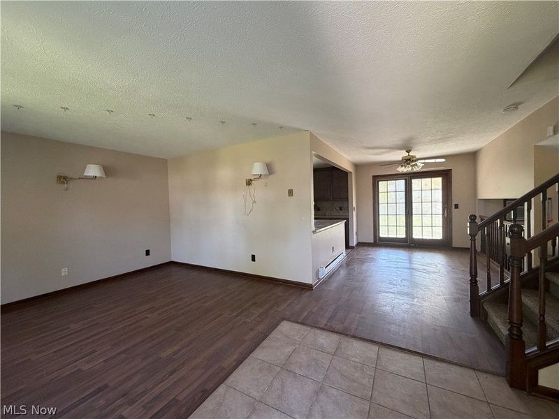 615 Bowling Green Circle, Elyria, OH 44035 Photo 2