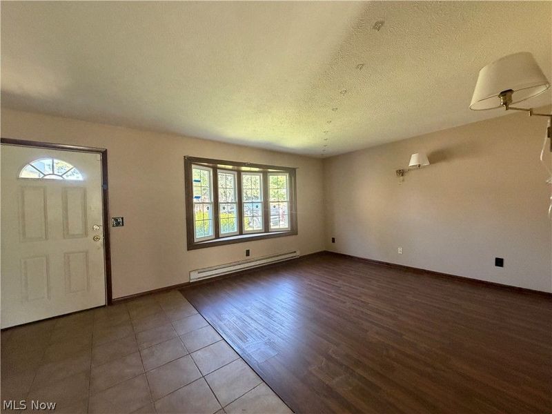 615 Bowling Green Circle, Elyria, OH 44035 Photo 3
