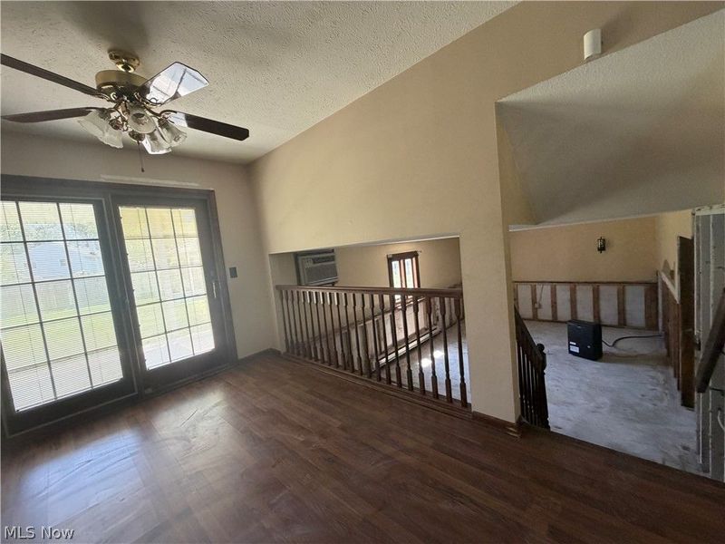 615 Bowling Green Circle, Elyria, OH 44035 Photo 6