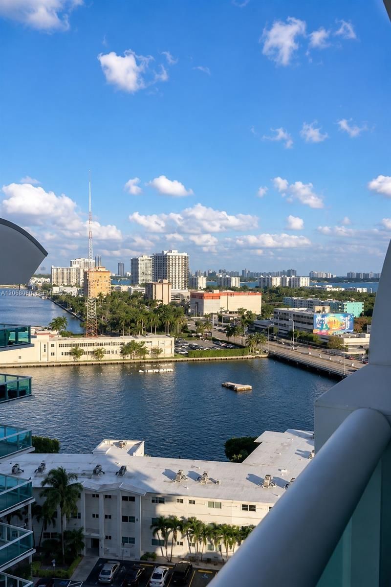 7900 Harbor Island Dr , Unit 1408, North Bay Village, FL 33141 Photo