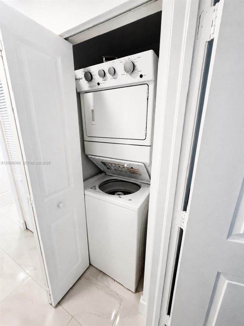 7900 Harbor Island Dr , Unit 1408, North Bay Village, FL 33141 Photo