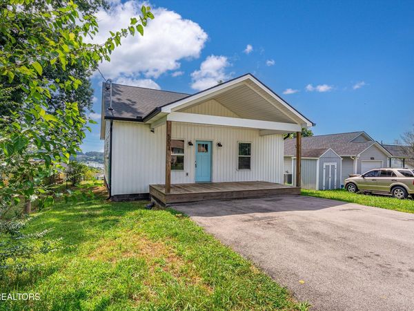 5004 Knoxwood Drive, Knoxville, TN 37921