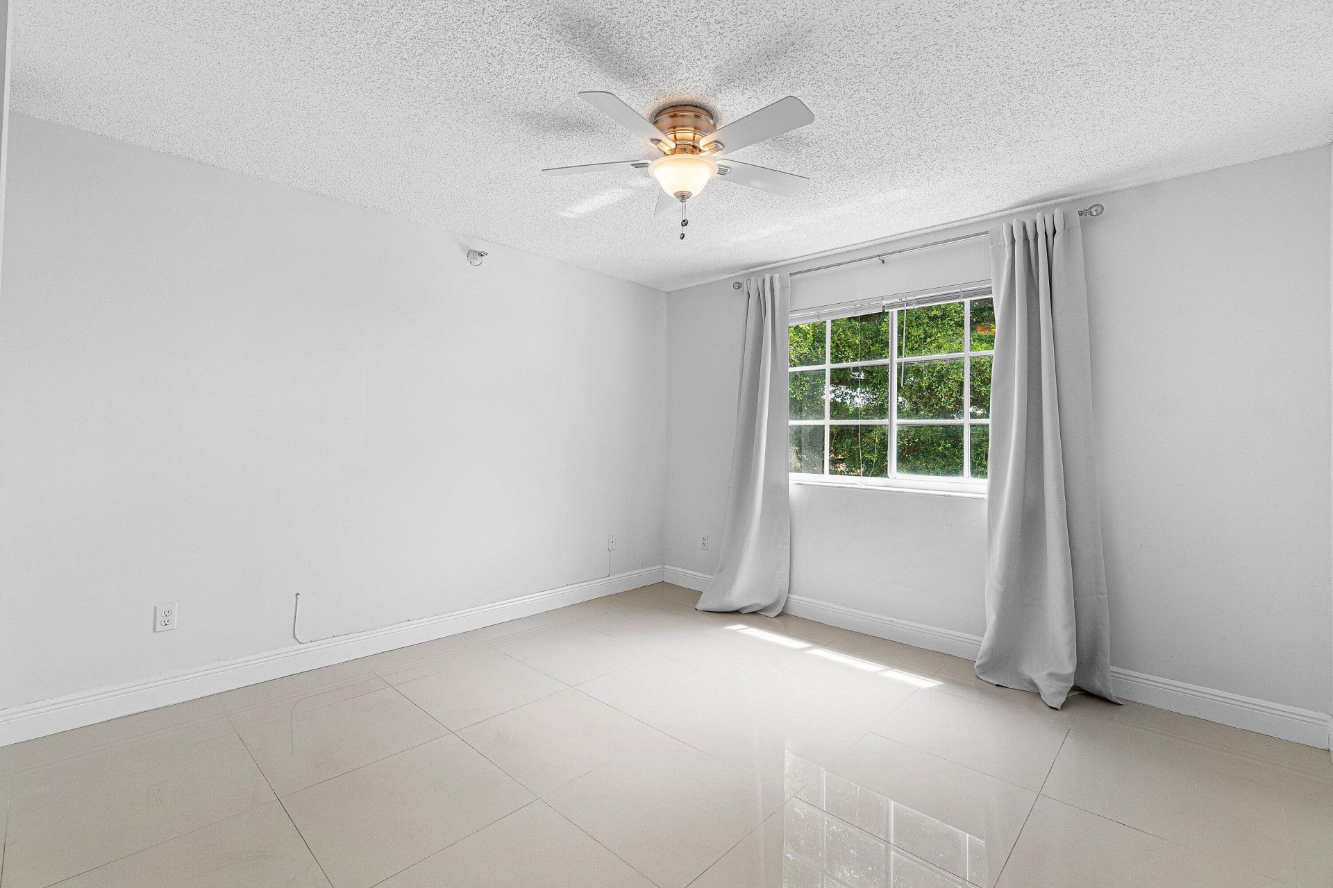 131 Yacht Club Way, Unit 307, Hypoluxo, FL 33462 Photo