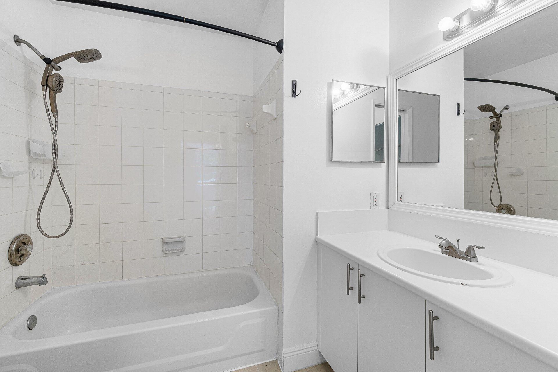 131 Yacht Club Way, Unit 307, Hypoluxo, FL 33462 Photo