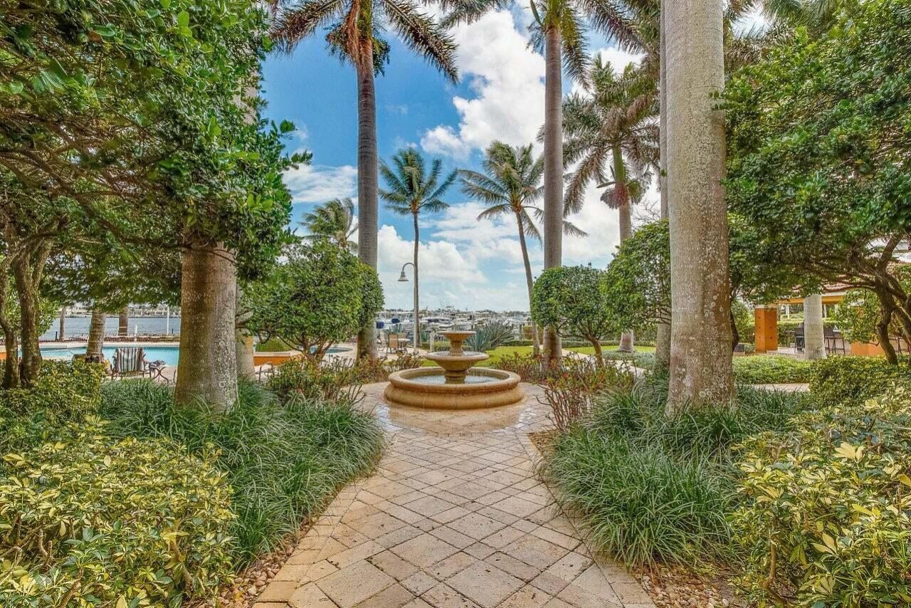 131 Yacht Club Way, Unit 307, Hypoluxo, FL 33462 Photo