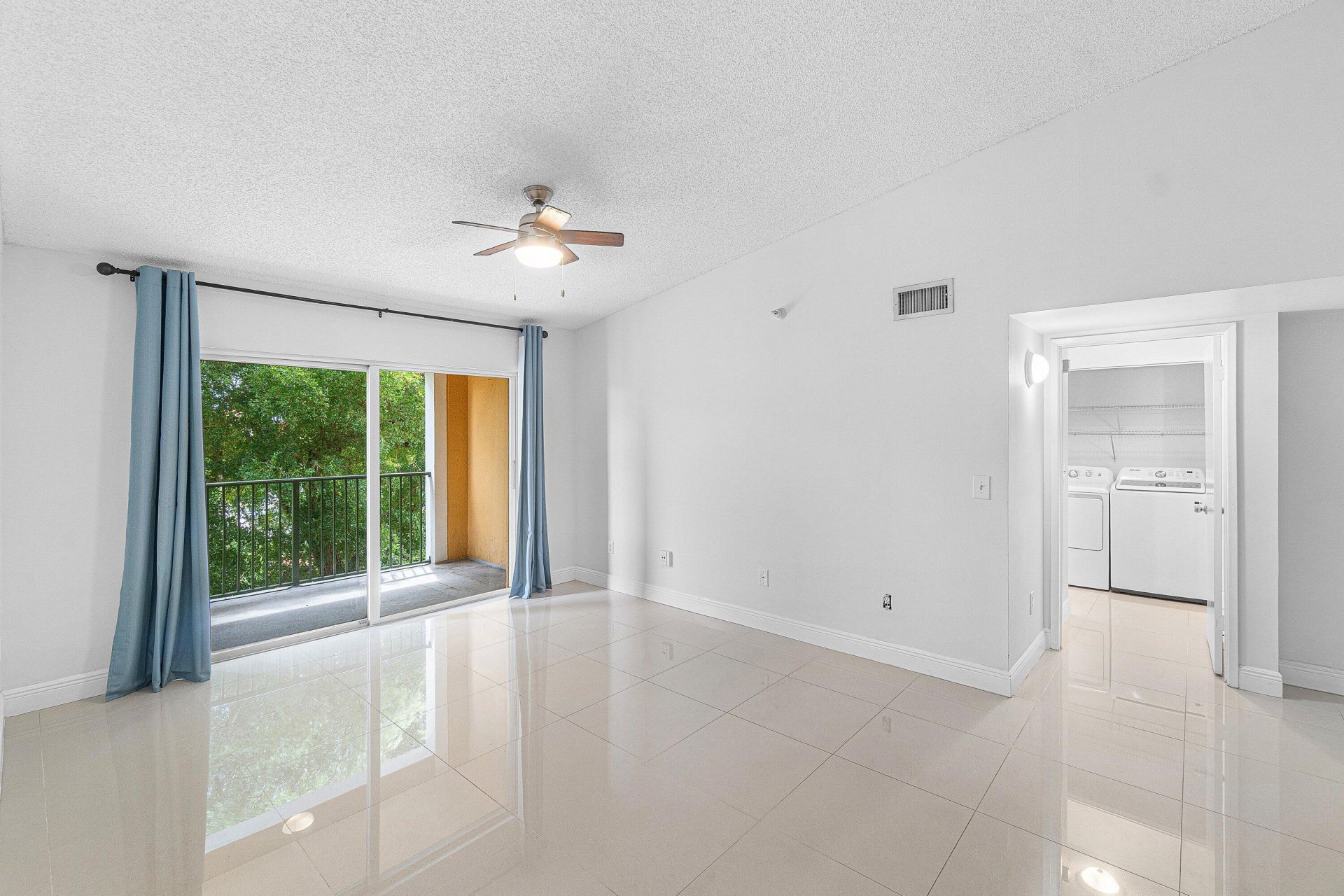 131 Yacht Club Way, Unit 307, Hypoluxo, FL 33462 Photo