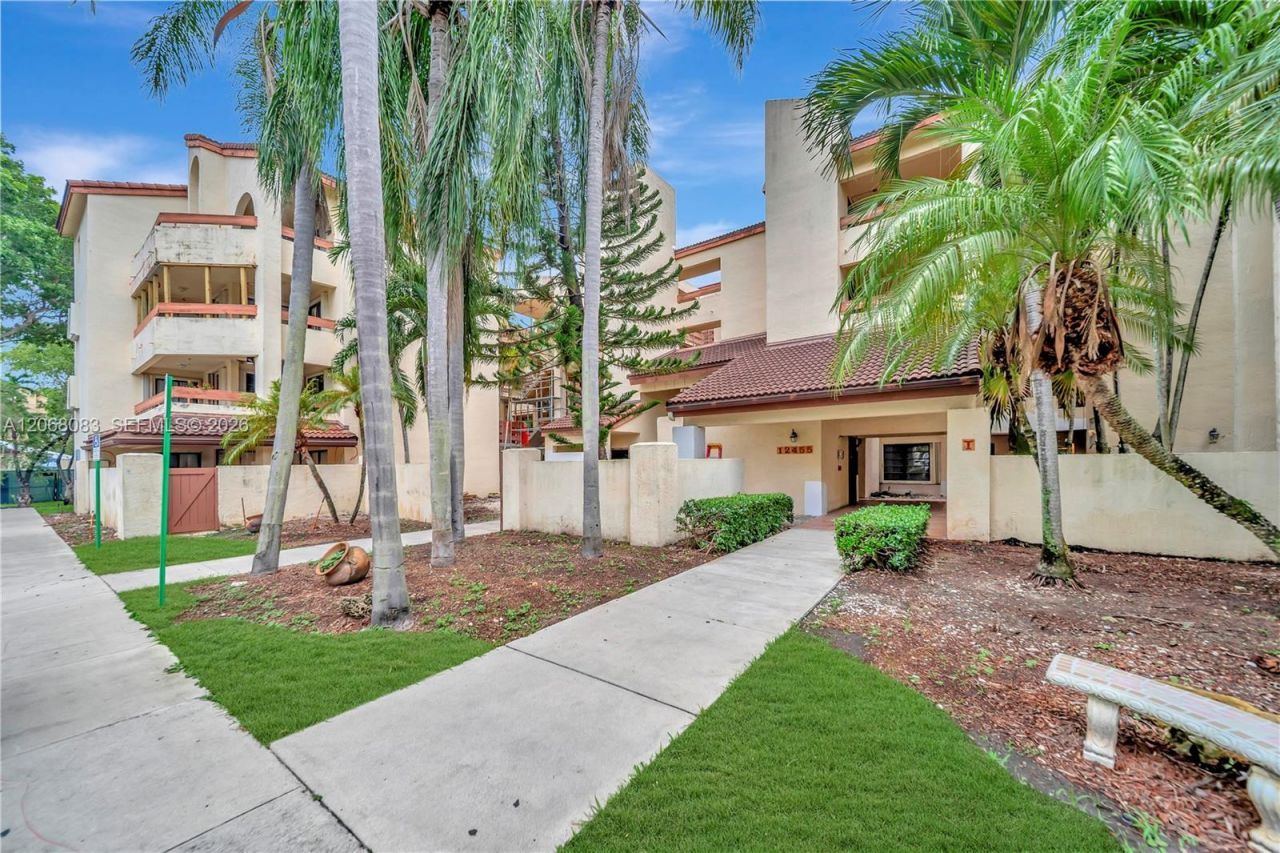 12455 SW 93rd Ter, Unit 403T, Miami, FL 33186 Photo