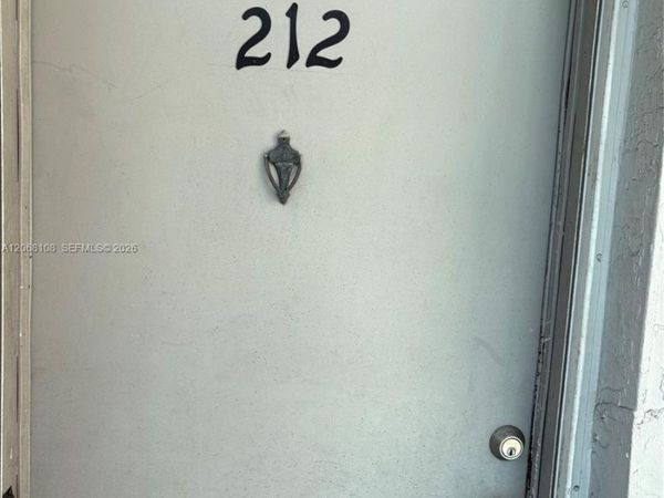 Unit 212, North Miami Beach, FL 33162
