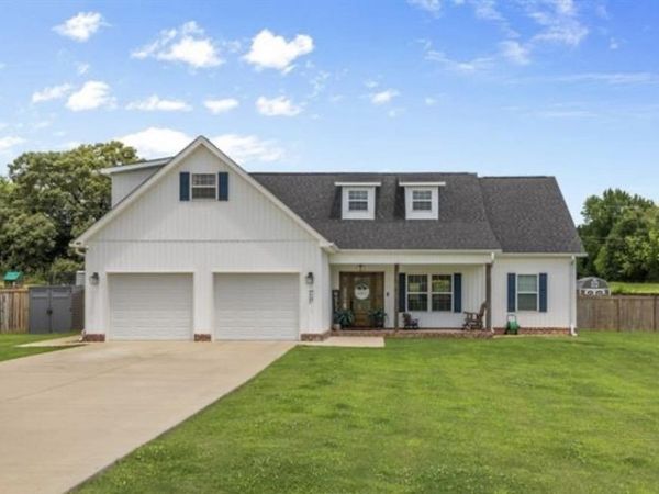 146 Malibu Ln, Killen, AL 35645