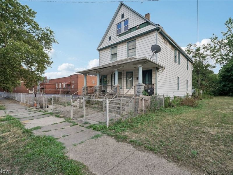 2115 Seymour Avenue, Cleveland, OH 44113 Photo 2