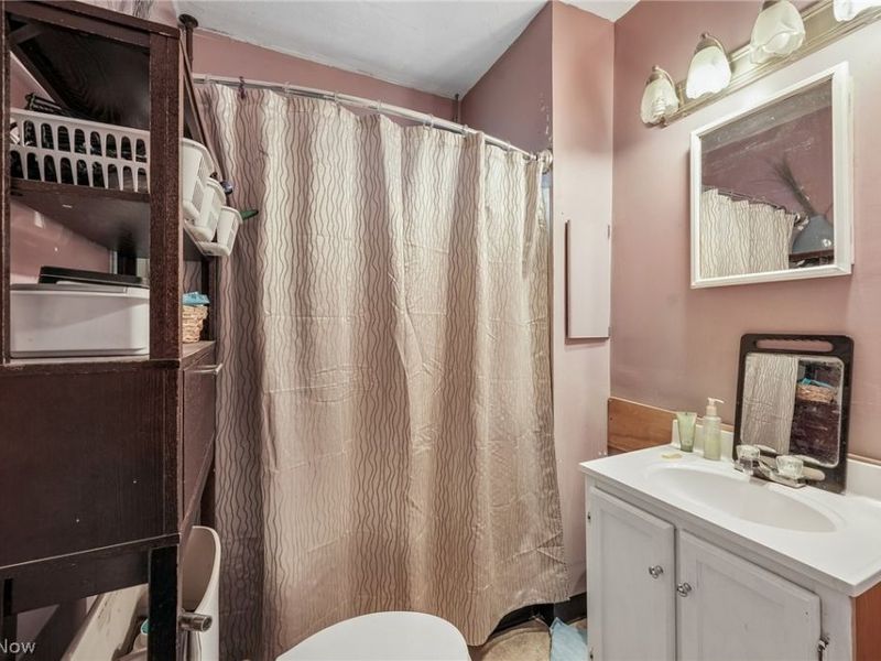 2115 Seymour Avenue, Cleveland, OH 44113 Photo 26