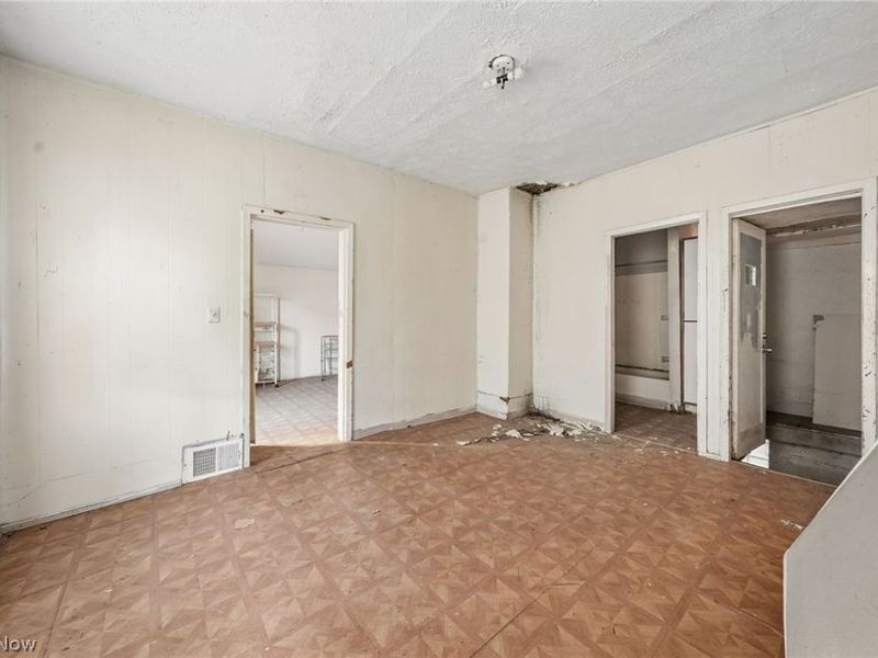 2115 Seymour Avenue, Cleveland, OH 44113 Photo 39