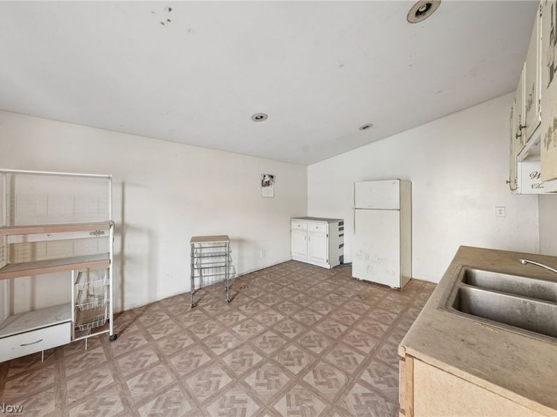2115 Seymour Avenue, Cleveland, OH 44113 Photo 40