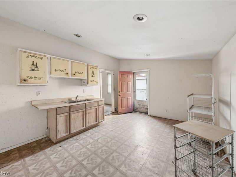 2115 Seymour Avenue, Cleveland, OH 44113 Photo 41