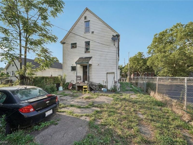 2115 Seymour Avenue, Cleveland, OH 44113 Photo 48