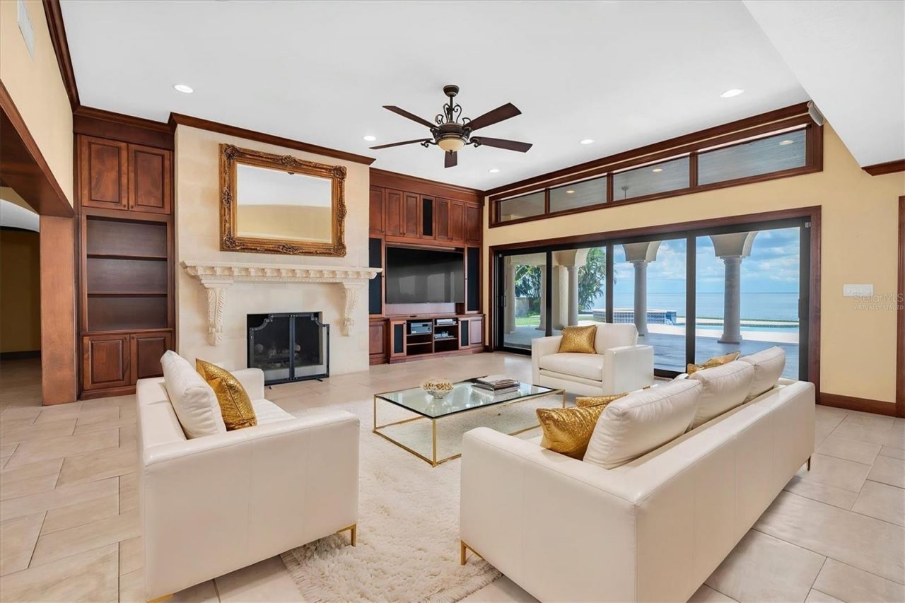 5810 Bahama Shores Drive S, Saint Petersburg, FL 33705 Photo