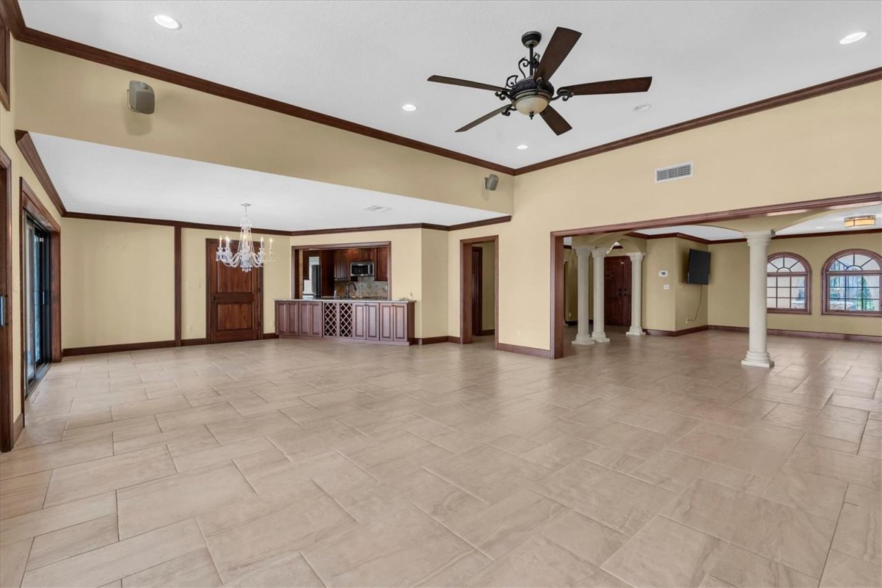 5810 Bahama Shores Drive S, Saint Petersburg, FL 33705 Photo