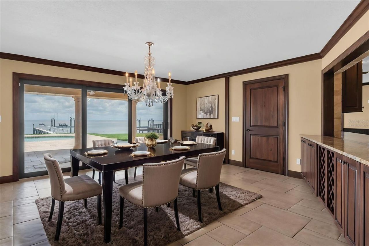5810 Bahama Shores Drive S, Saint Petersburg, FL 33705 Photo