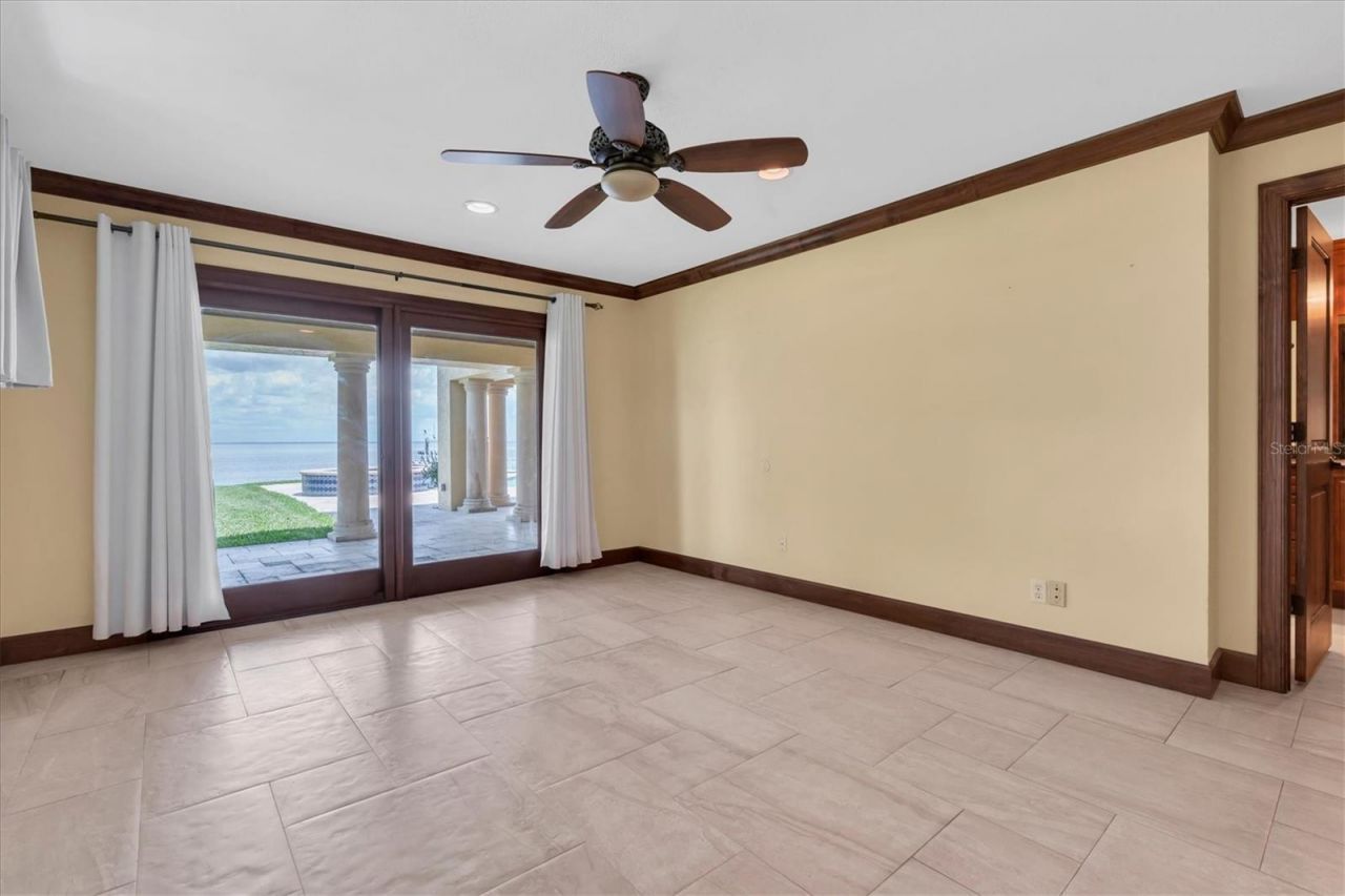 5810 Bahama Shores Drive S, Saint Petersburg, FL 33705 Photo