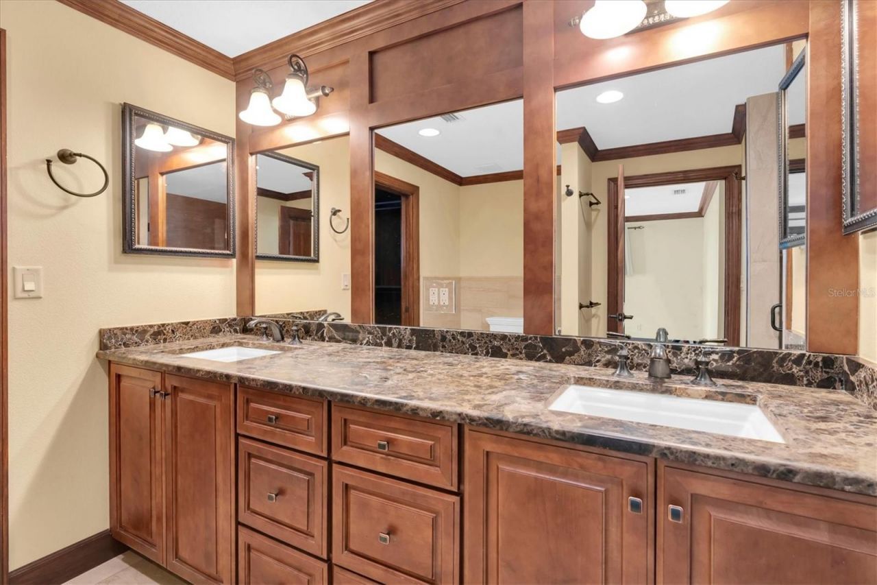 5810 Bahama Shores Drive S, Saint Petersburg, FL 33705 Photo