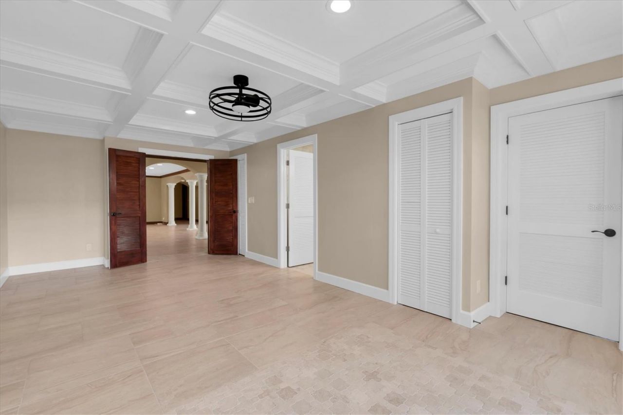 5810 Bahama Shores Drive S, Saint Petersburg, FL 33705 Photo