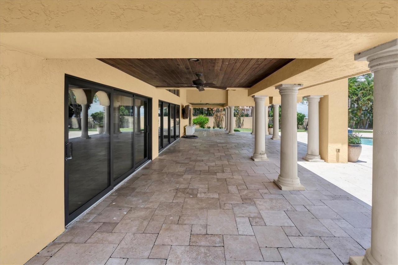 5810 Bahama Shores Drive S, Saint Petersburg, FL 33705 Photo